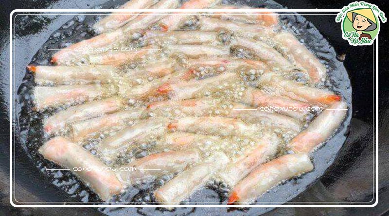 Cách chiên chả ram tôm đất giòn ngon