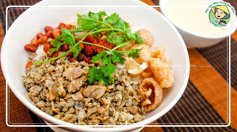 Cơm hến - Đặc sản Huế